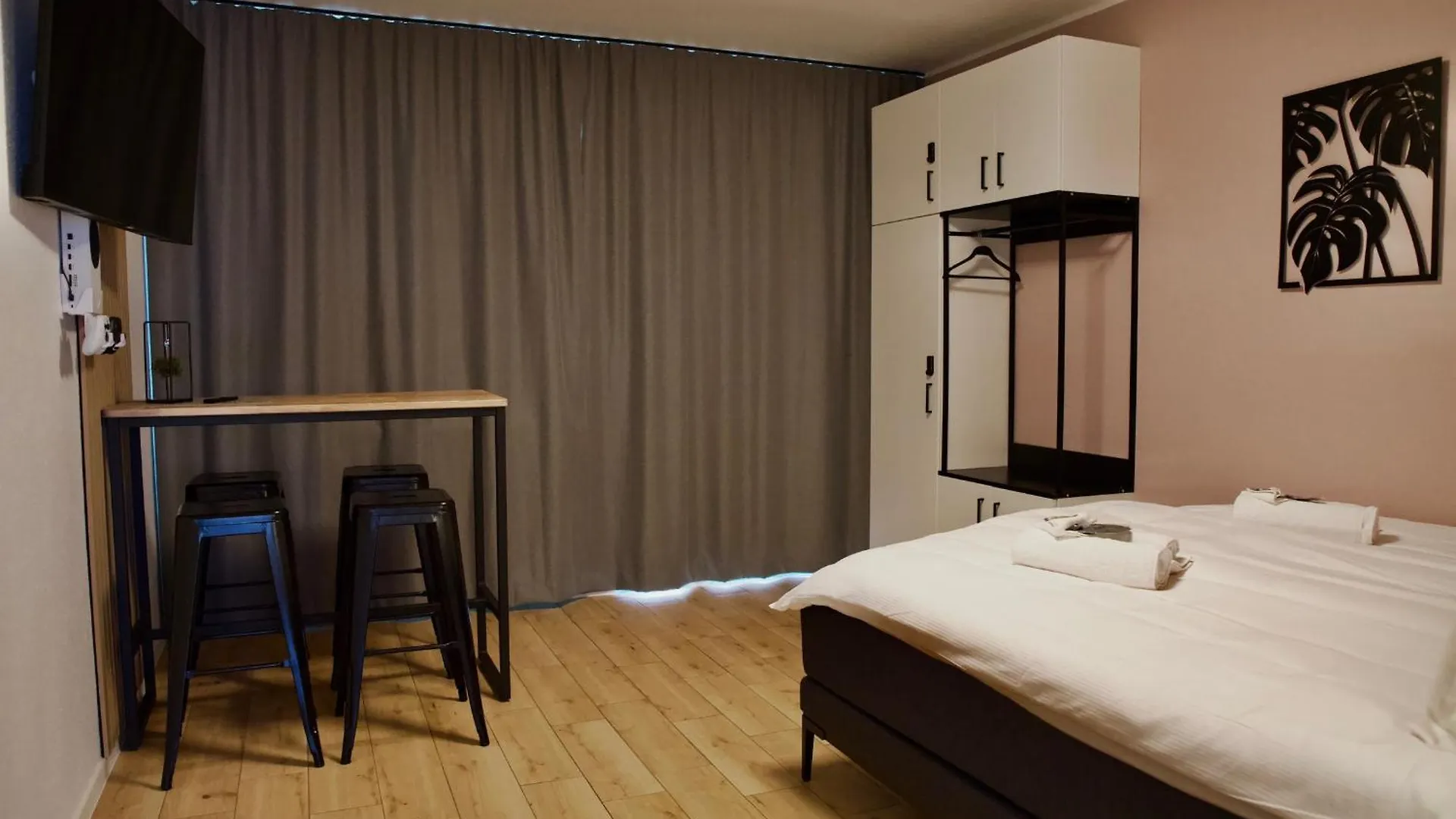 Apartament Urbaner Komfort In Zentrumsnaehe, Balkon, Bis 6 Personen Brema